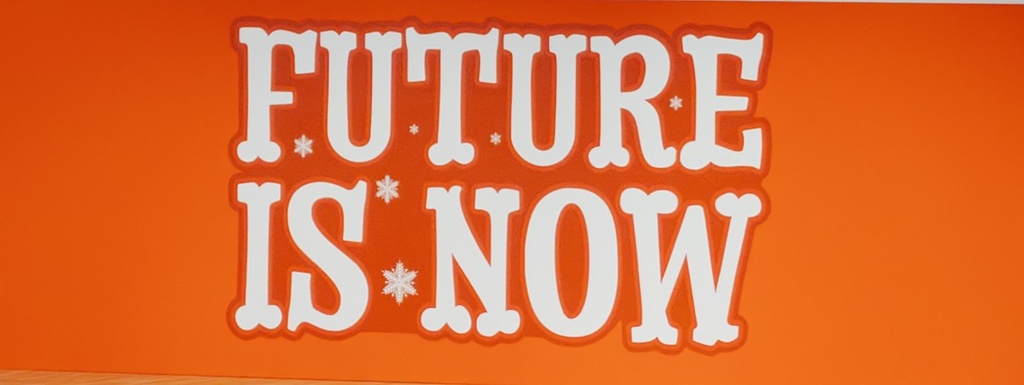 PANNELLO FUTURE IS NOW 3x1